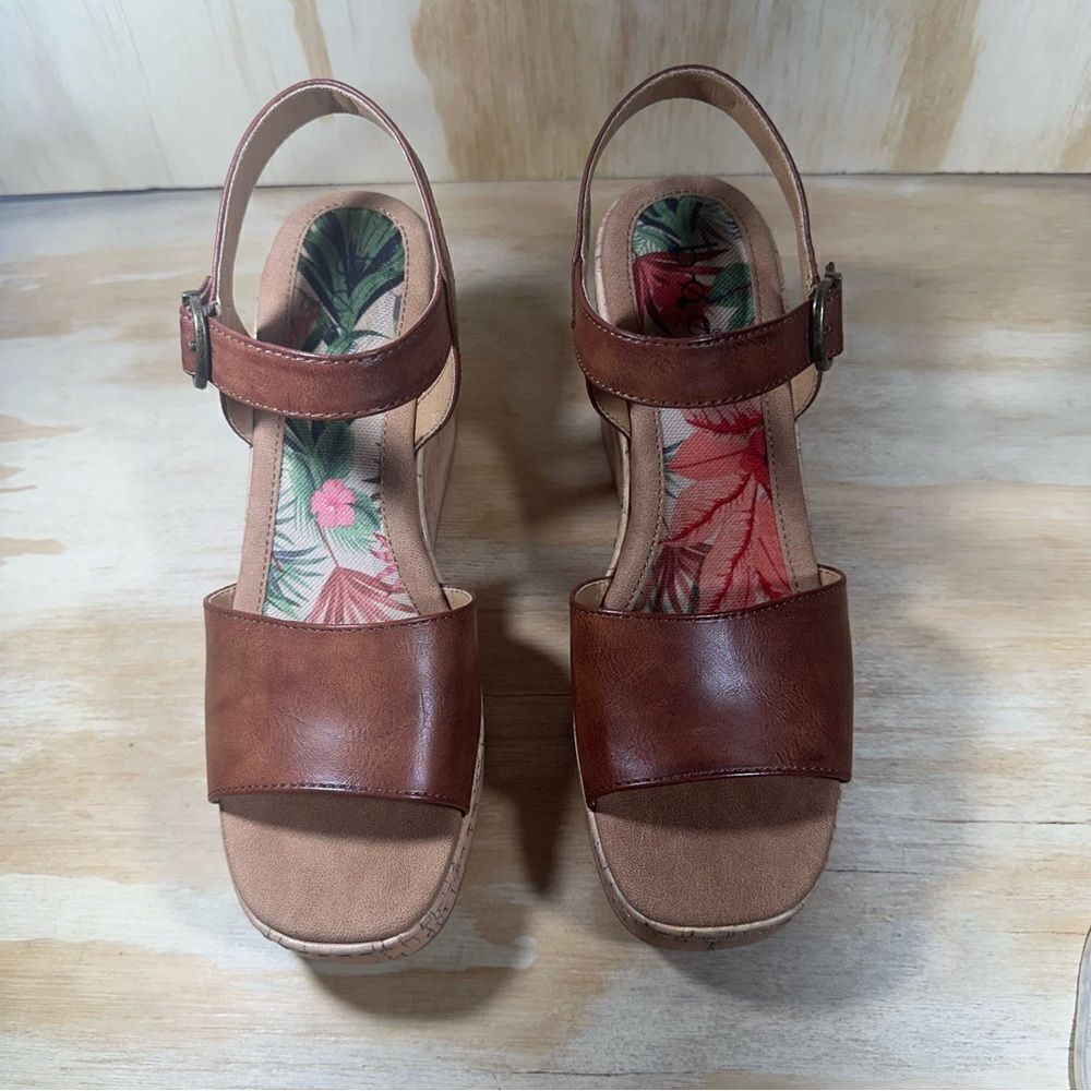 New BOC Corrie Brown PlatformWedge Sandals Women’s Size 9 - Picture 7 of 7